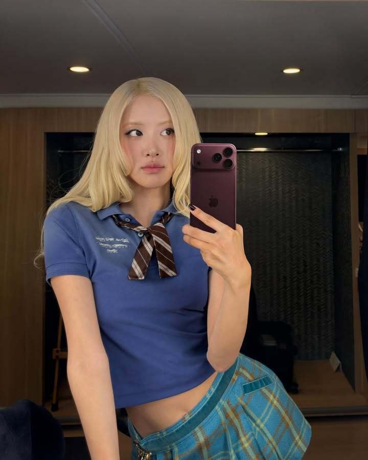 로제 아이폰 거울 셀카 원본