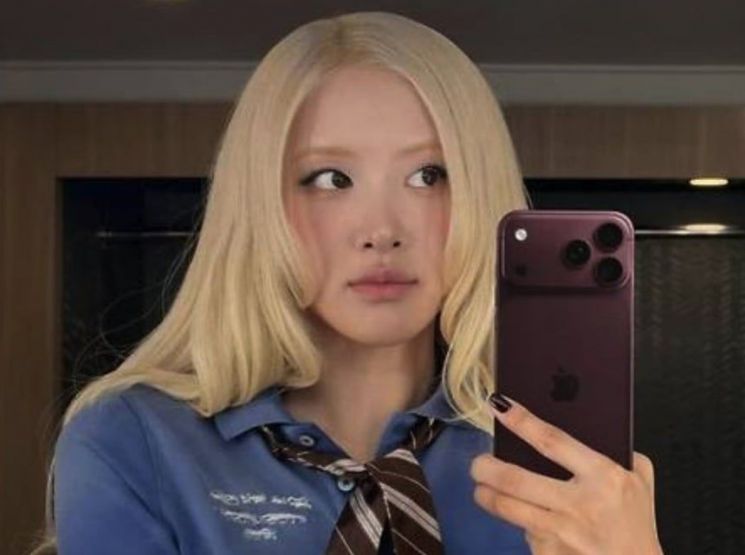 로제 아이폰 누끼 클로즈업